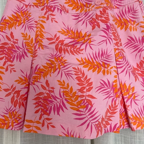 St. John’s Bay Pink Floral Leaf Skort Size 6/S - Picture 2 of 7